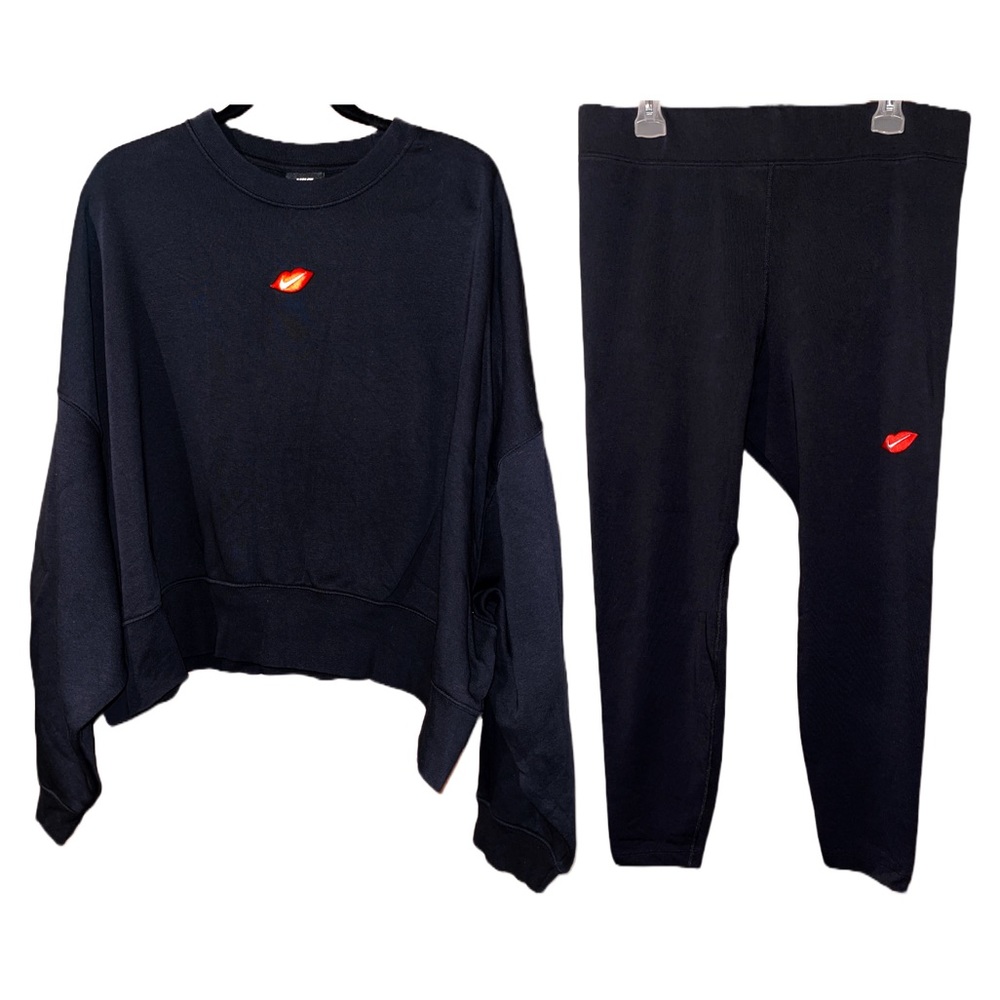 Nike Women’s Crop and Leggings Set •1X•